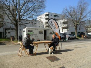 Il camper di Acer e Consorzio Care Expert nel quartiere di Pieve Modolena